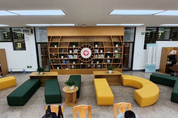 东陆馆二楼休闲沙发
